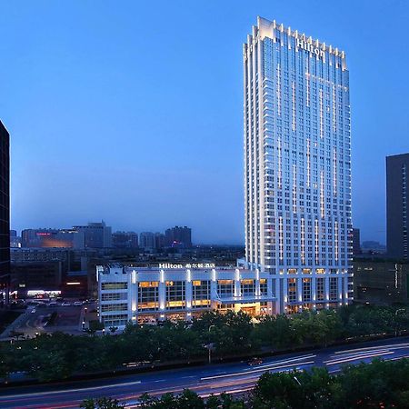 Hilton Zhengzhou Hotel Exterior photo