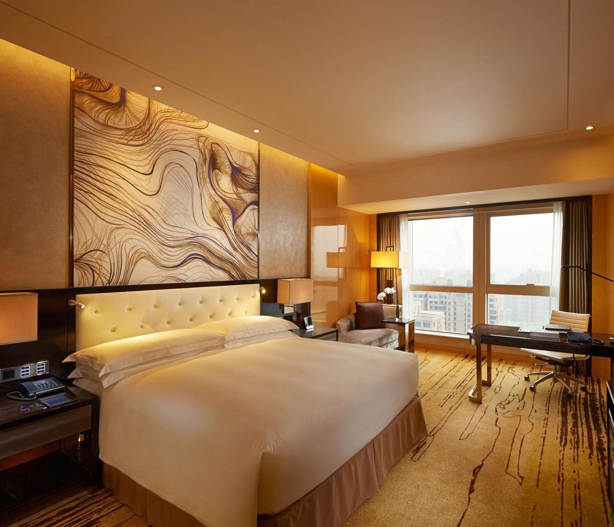 Hilton Zhengzhou Hotel Exterior photo
