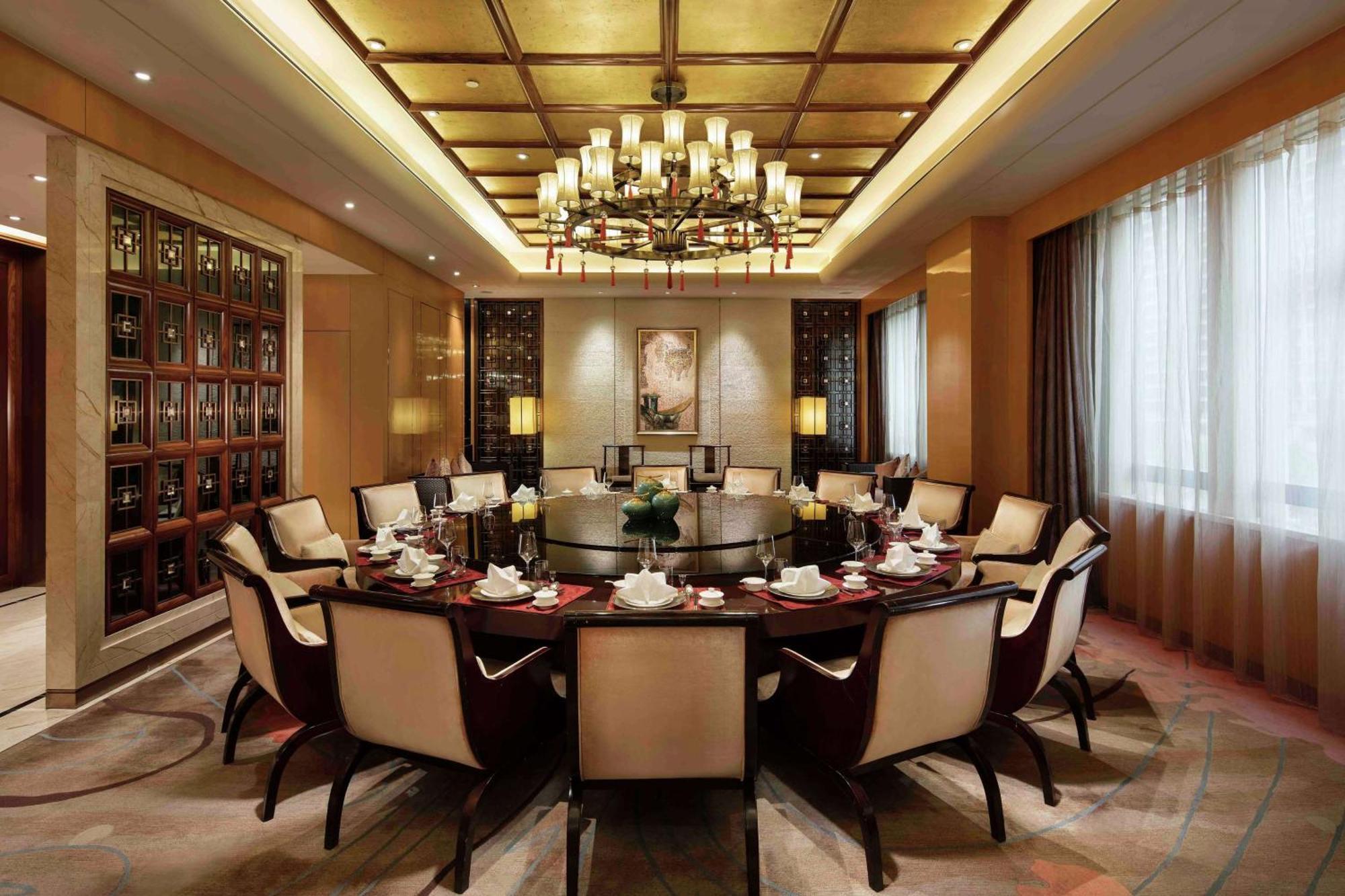 Hilton Zhengzhou Hotel Exterior photo
