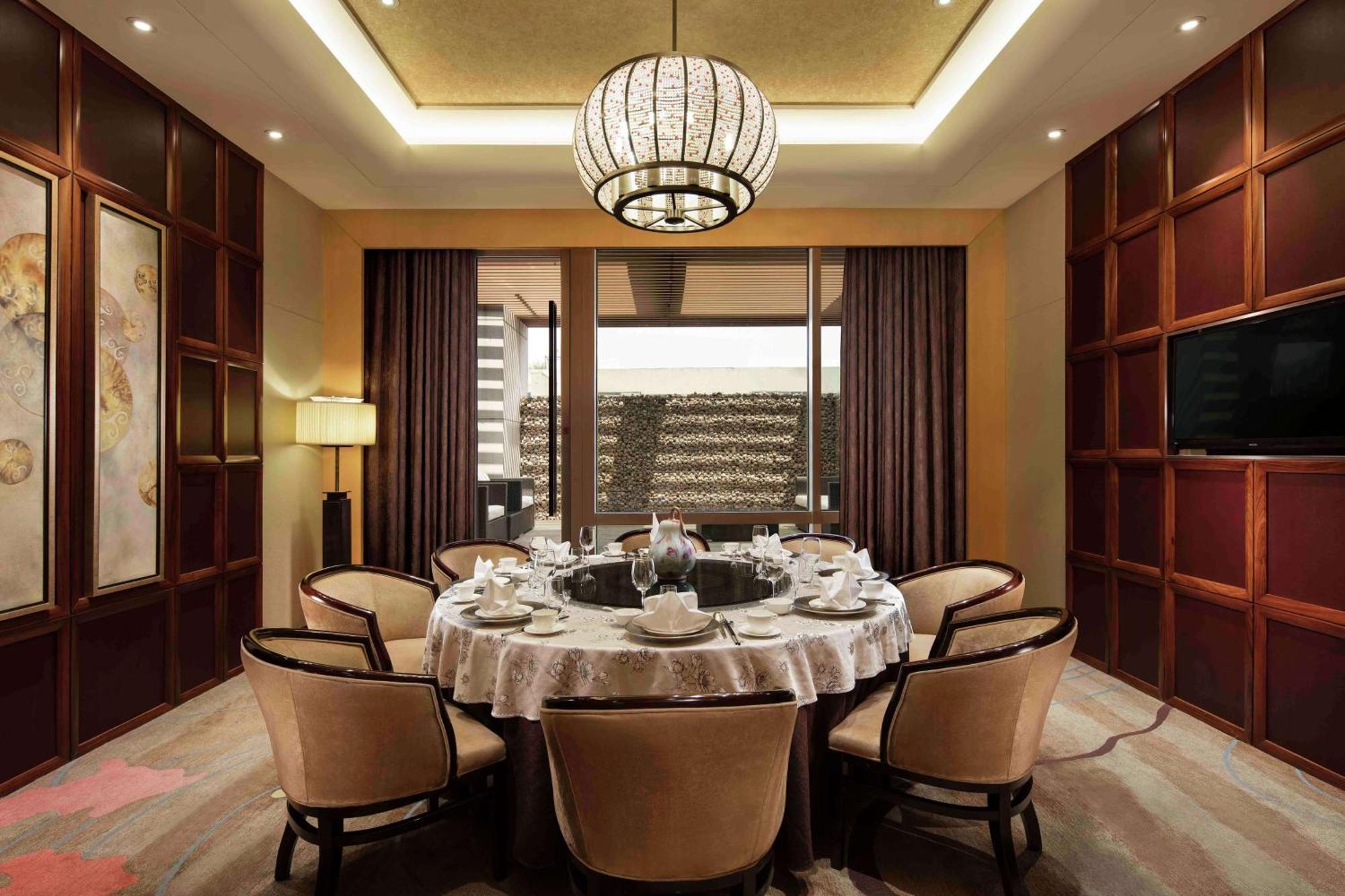 Hilton Zhengzhou Hotel Exterior photo