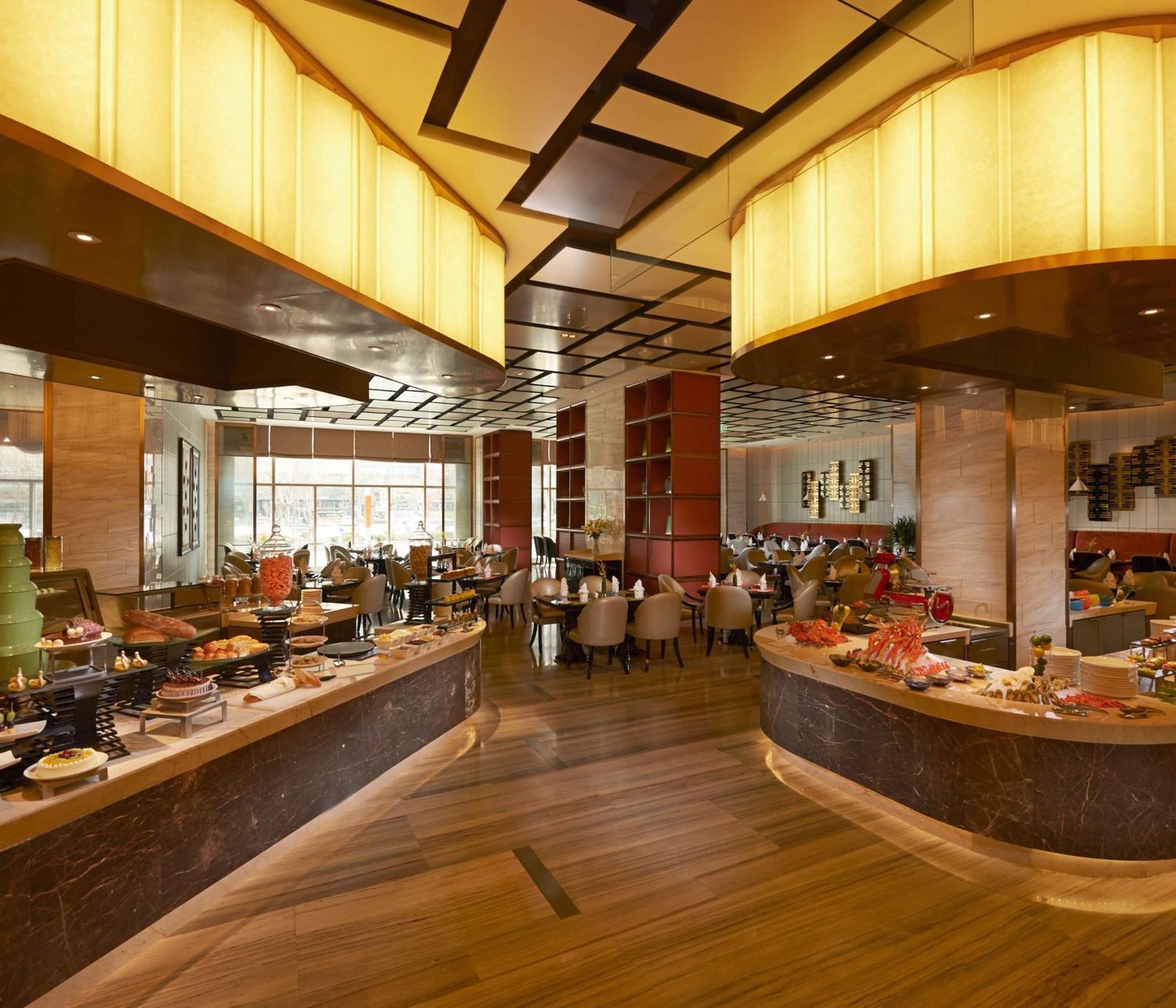 Hilton Zhengzhou Hotel Exterior photo