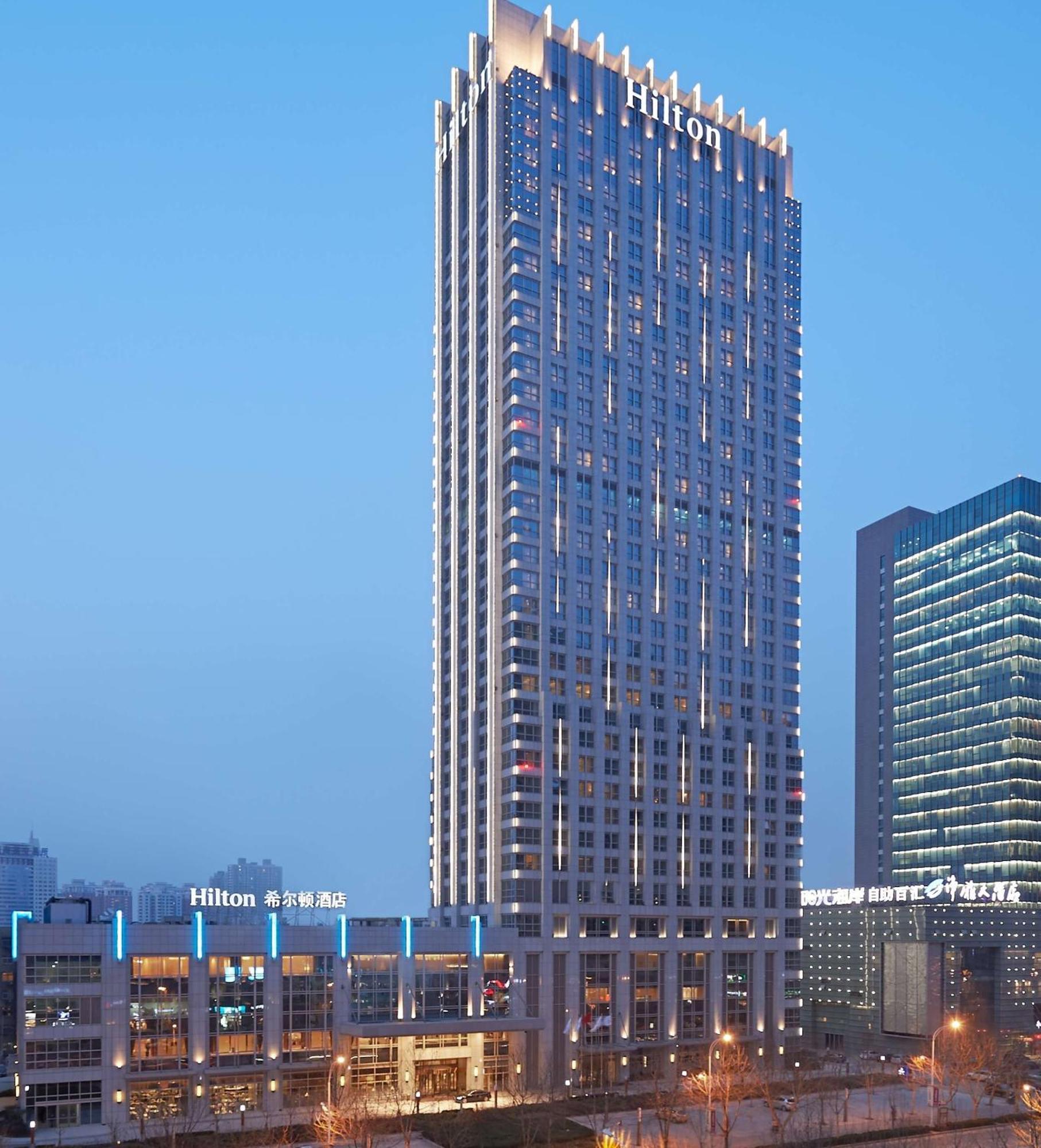 Hilton Zhengzhou Hotel Exterior photo