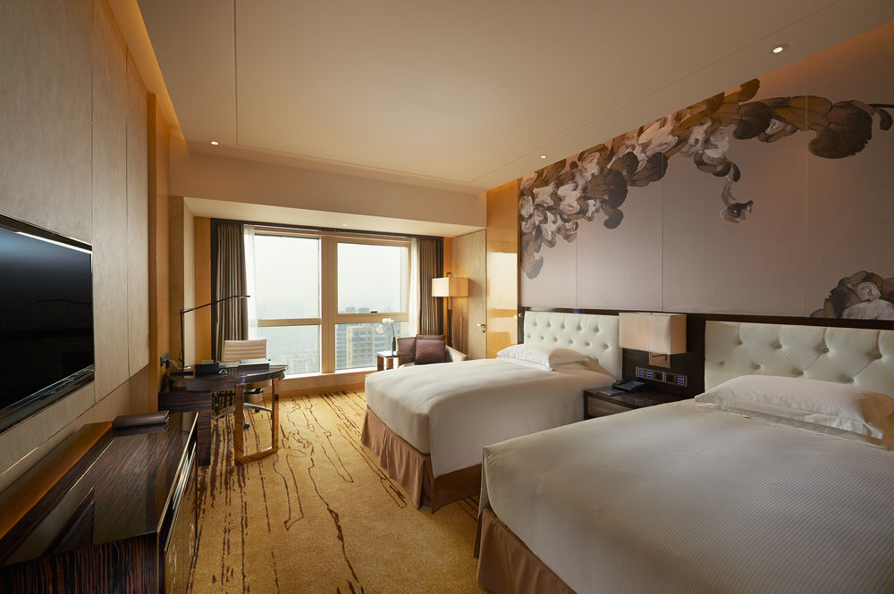 Hilton Zhengzhou Hotel Exterior photo