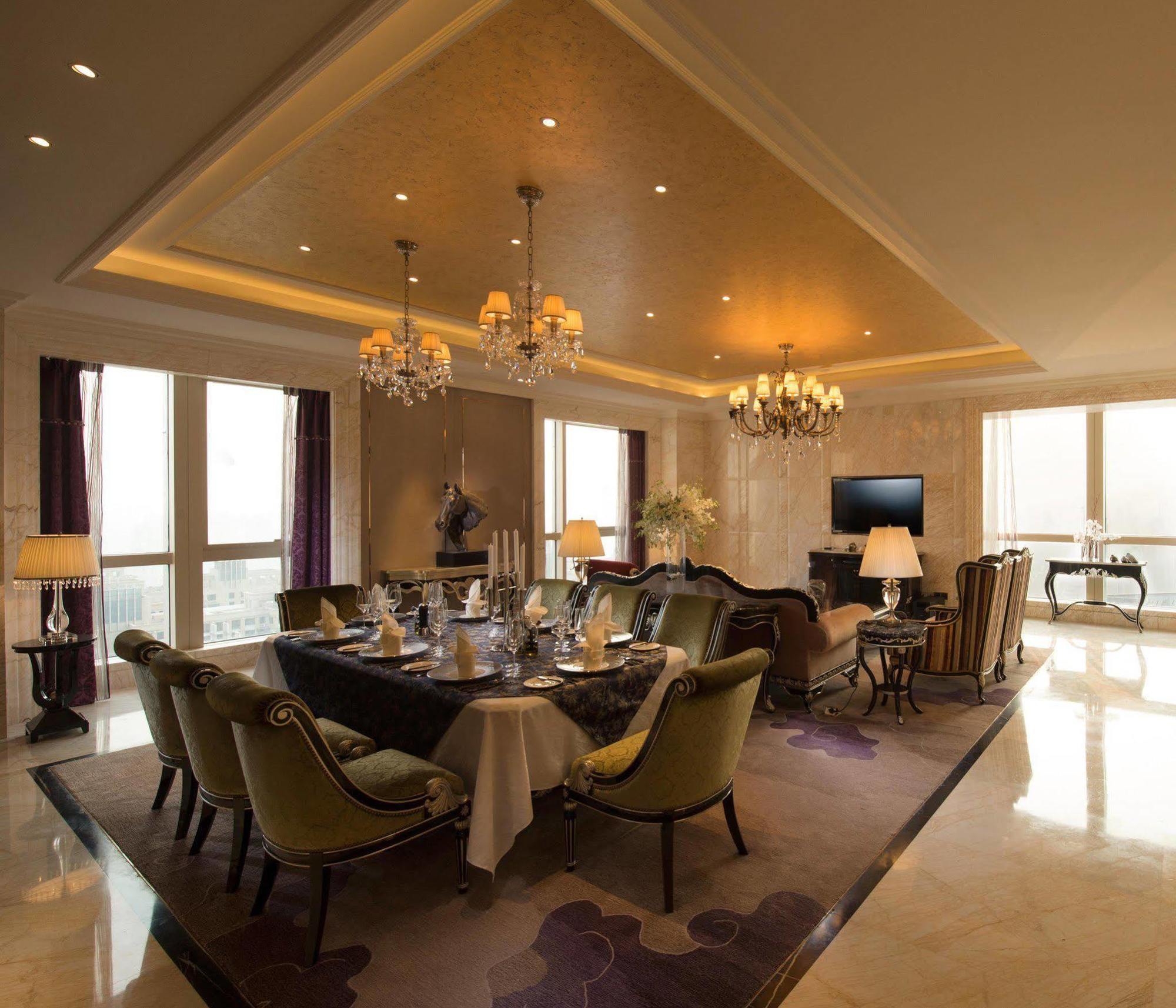 Hilton Zhengzhou Hotel Exterior photo